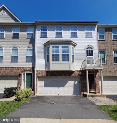 Attached, Exterior, Facade, Brick Facade, Rowhouse