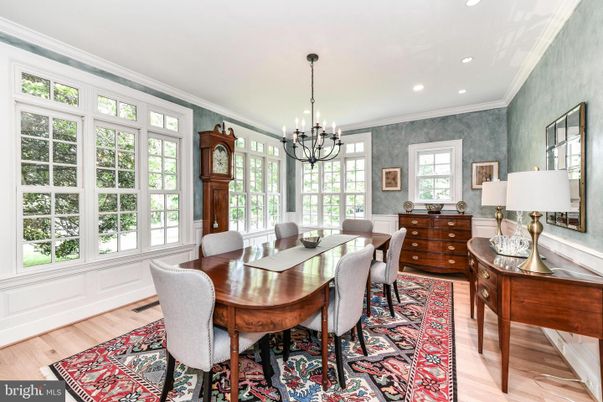 Chandelier, Dining room, Interior, Recessed Lighting, Wood Texture Flooring