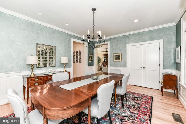 Chandelier, Dining room, Interior, Recessed Lighting, Wood Texture Flooring