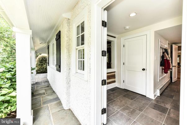 Exterior, Recessed Lighting