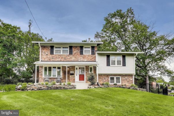 Exterior, Facade, Brick Facade, Split Level