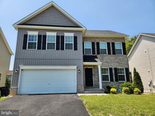Attached, Exterior, Facade, Brick Traditional