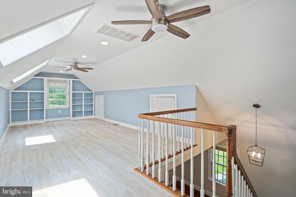 Empty room, Interior, Pendant Lights, Recessed Lighting, Wood Texture Flooring