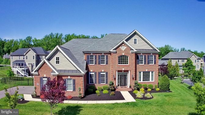 Exterior, Facade, Brick Facade, Brick Traditional