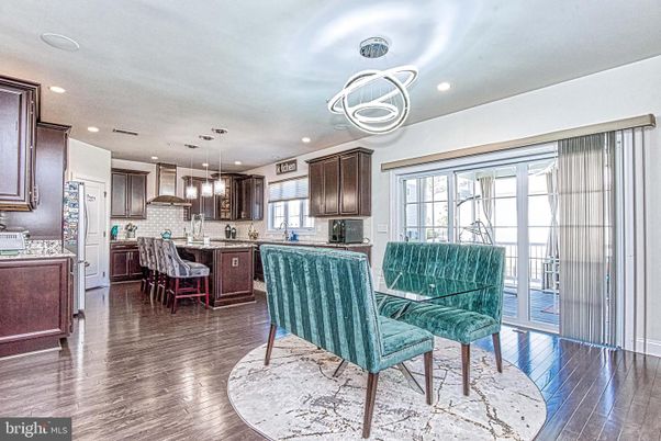 Dining room, Interior, Kitchen, Pendant Lights, Recessed Lighting, Wood Texture Flooring