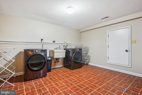 Interior, Washer