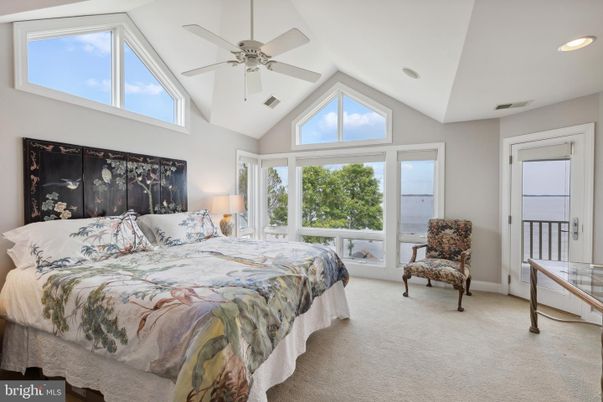 Bedroom, Interior, Recessed Lighting, Water