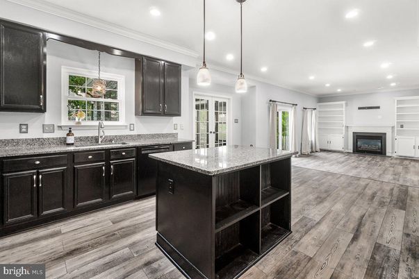 Fireplace, Interior, Kitchen, Pendant Lights, Recessed Lighting, Wood Texture Flooring