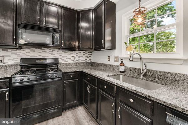 Interior, Kitchen, Pendant Lights, Wood Texture Flooring