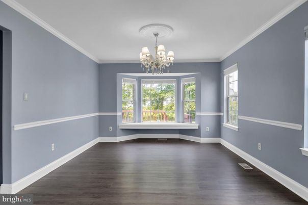 Chandelier, Empty room, Interior, Wood Texture Flooring