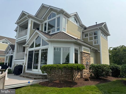 Exterior, Facade, American Craftsman
