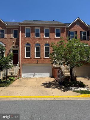 Attached, Exterior, Facade, Brick Facade, Rowhouse