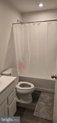 Bathroom, Interior, Recessed Lighting, Wood Texture Flooring