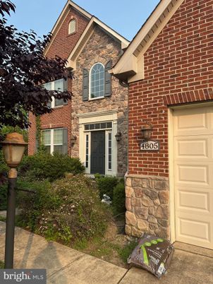 Attached, Exterior, Facade, Brick Facade, Brick Traditional
