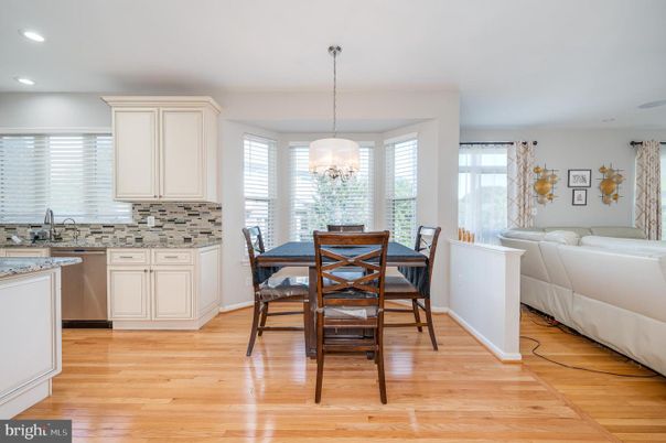 Chandelier, Dining room, Interior, Kitchen, Pendant Lights, Recessed Lighting, Wood Texture Flooring