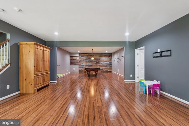 Dining room, Interior, Pendant Lights, Recessed Lighting, Stone Walls, Wood Texture Flooring