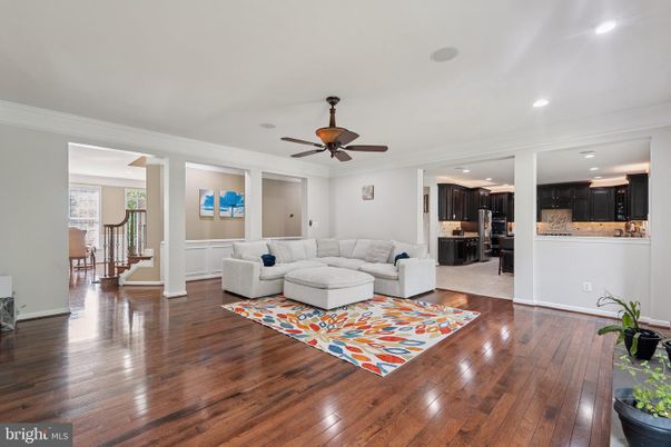 Interior, Kitchen, Living room, Recessed Lighting, Wood Texture Flooring