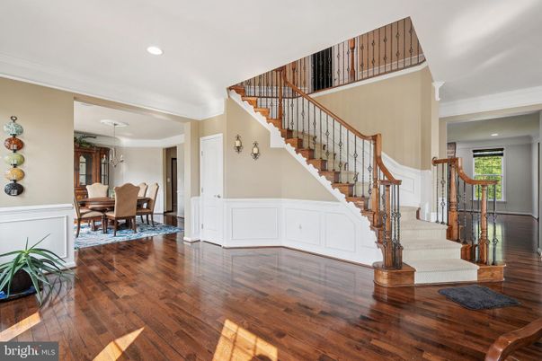 Chandelier, Dining room, Interior, Recessed Lighting, Wood Texture Flooring