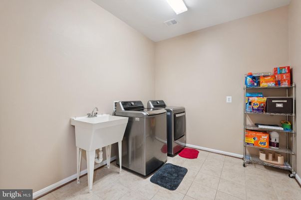 Interior, Washer