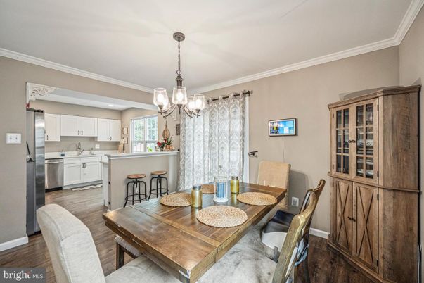 Chandelier, Dining room, Interior, Kitchen, Recessed Lighting, Wood Texture Flooring