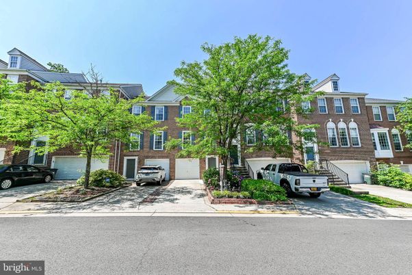 Attached, Exterior, Facade, Brick Facade, Rowhouse