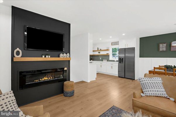 Fireplace, Interior, Kitchen, Recessed Lighting, Wood Texture Flooring