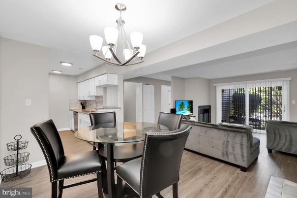 Chandelier, Dining room, Interior, Kitchen, Recessed Lighting, Wood Texture Flooring