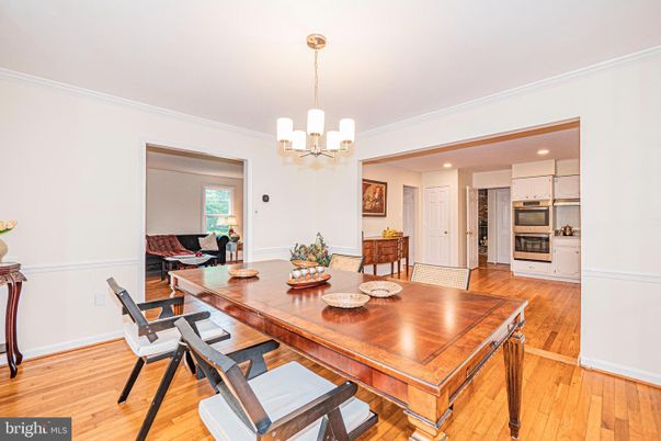 Chandelier, Dining room, Interior, Kitchen, Pendant Lights, Recessed Lighting, Wood Texture Flooring