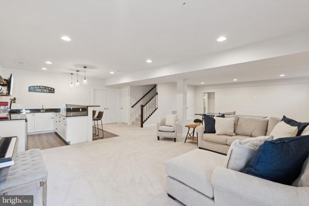 Interior, Kitchen, Living room, Pendant Lights, Recessed Lighting, Wood Texture Flooring