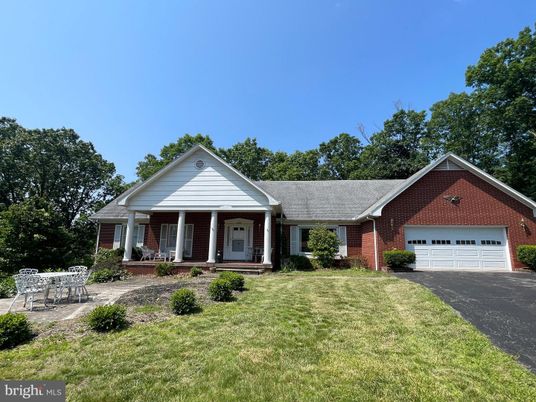 Attached, Exterior, Facade, Brick Facade, Ranch