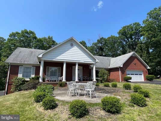 Attached, Exterior, Facade, Brick Facade, Ranch