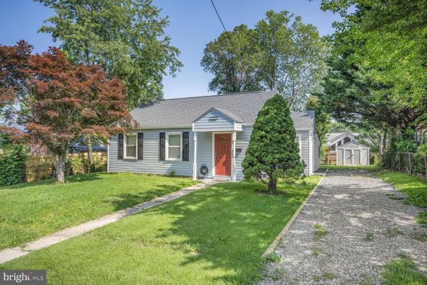 Backyard, Exterior, Facade, Cape Cod