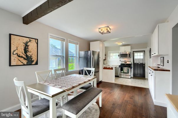 Dining room, Interior, Kitchen, Stainless Steel Appliances, Wooden Beams, Wood Texture Flooring
