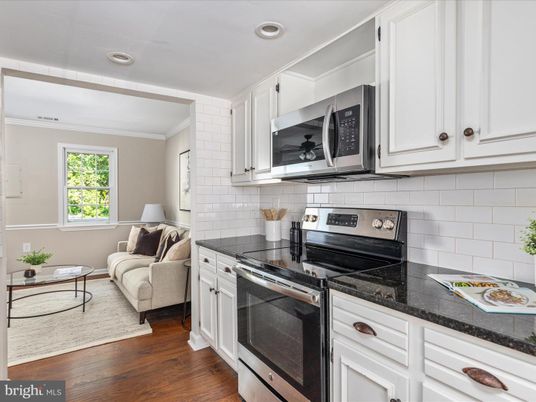 Interior, Kitchen, Living room, Recessed Lighting, Stainless Steel Appliances, Wood Texture Flooring