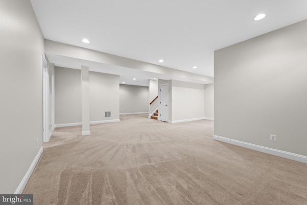 Empty room, Interior, Recessed Lighting