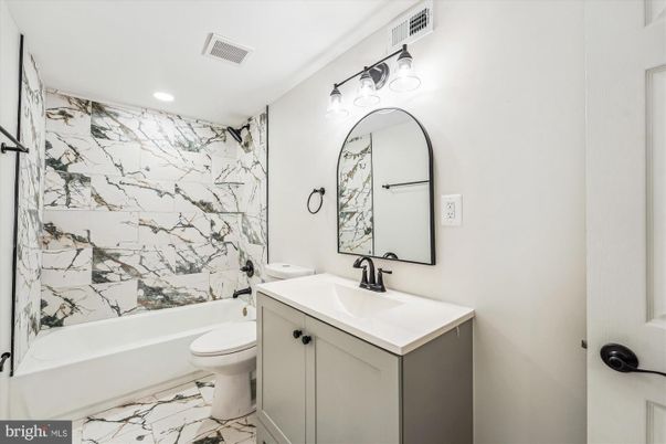 Bathroom, Interior, Marble, Marble Walls, Recessed Lighting
