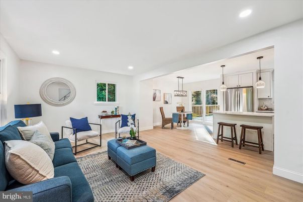 Dining room, Interior, Kitchen, Living room, Pendant Lights, Recessed Lighting, Stainless Steel Appliances, Wood Texture Flooring