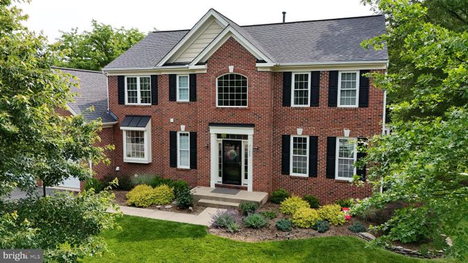 Exterior, Facade, Brick Facade, Georgian