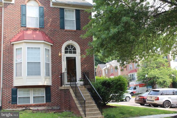 Exterior, Facade, Brick Facade, Rowhouse