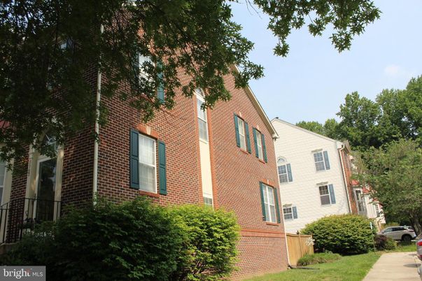 Exterior, Facade, Brick Facade, Rowhouse