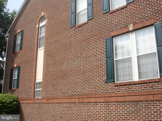 Exterior, Facade, Brick Facade, Rowhouse