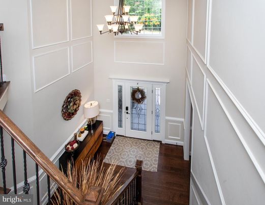 Chandelier, Interior, Wood Texture Flooring
