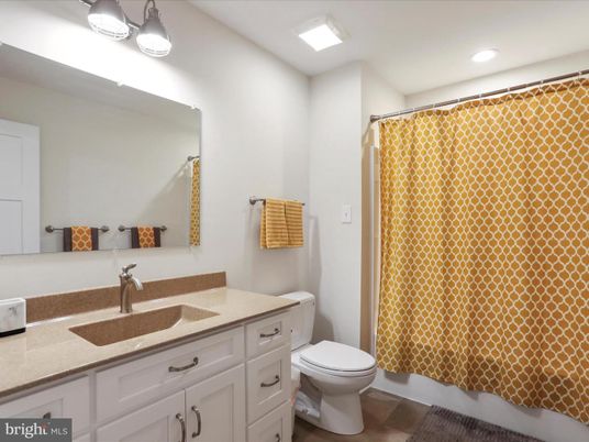 Bathroom, Interior, Recessed Lighting