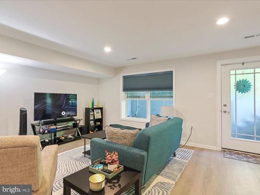 Interior, Living room, Recessed Lighting, Water, Wood Texture Flooring