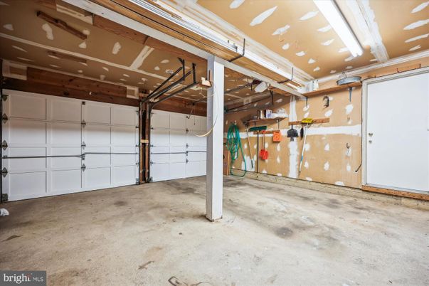 Garage, Interior