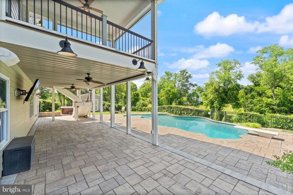 Exterior, Pool