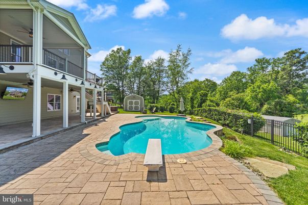 Exterior, Pool