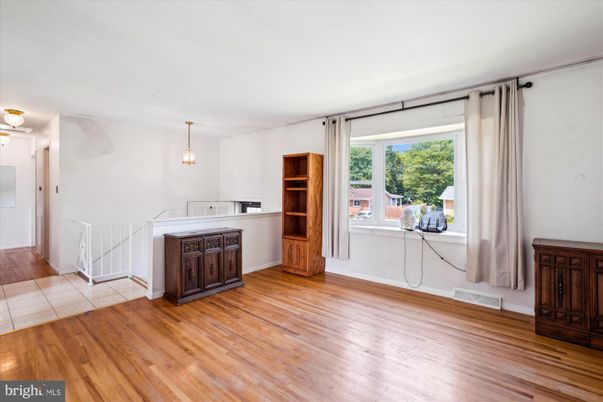 Interior, Kitchen, Pendant Lights, Wood Texture Flooring