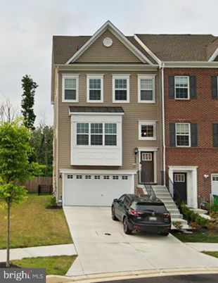 Attached, Exterior, Facade, Brick Facade, Rowhouse