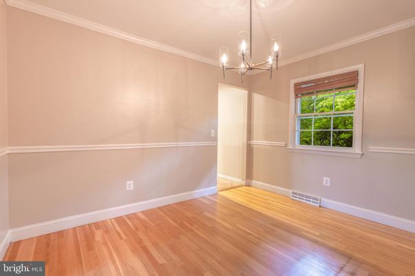 Chandelier, Empty room, Interior, Wood Texture Flooring
